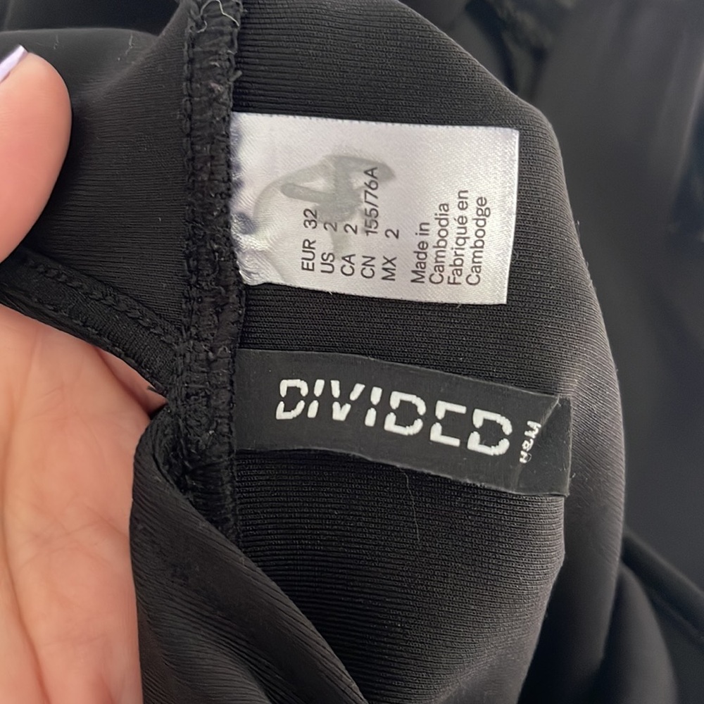 Free💜 H&M divided size 2 black dress - Picture 6 of 6